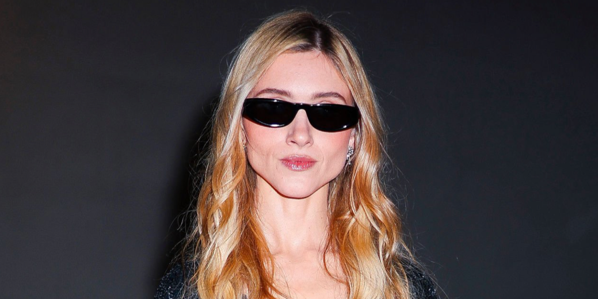 Valentino VG0007S 001 - As Seen On Kate Hudson & Natalia Dyer