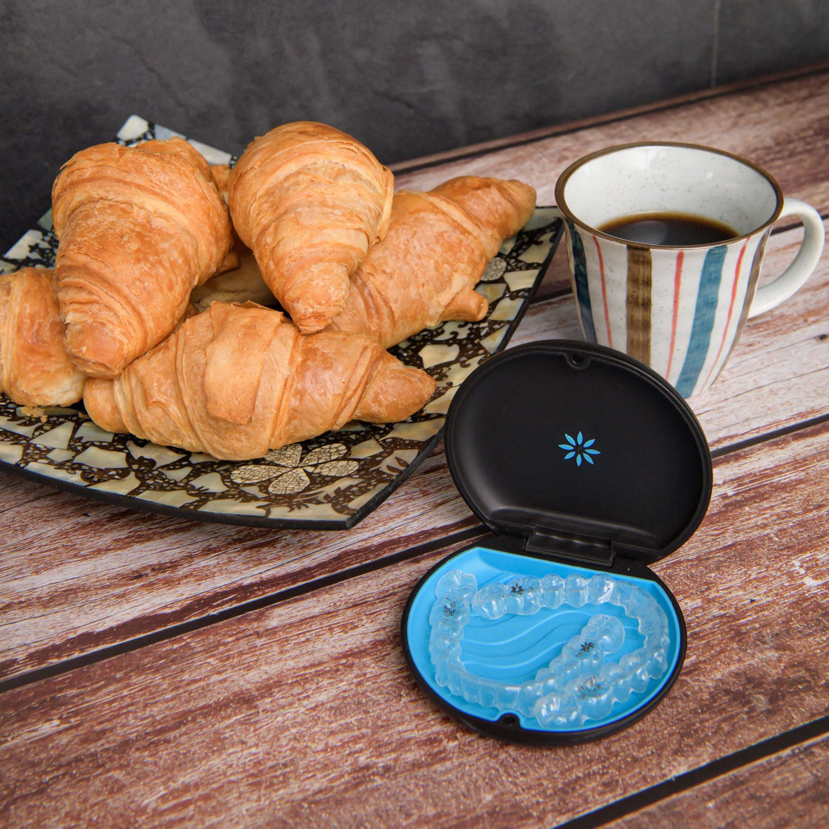 Invisalign™ Aligner Case Donut