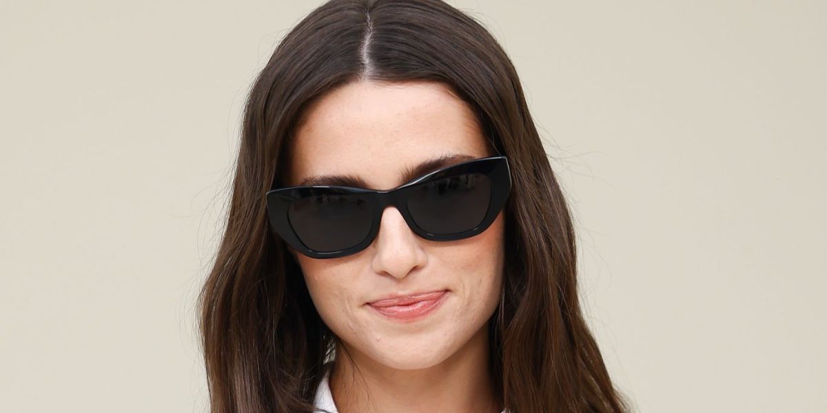Givenchy City GV40129I 01A - As Seen On Elizabeth Olsen & Madeline Argy